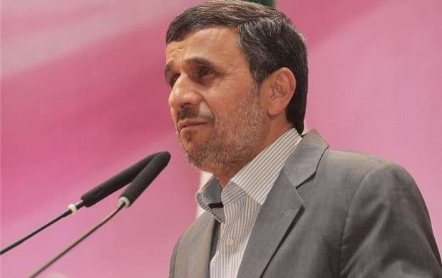 مردم احمدی نژاد را از کشتی انقلاب پیاده می‌کنند
