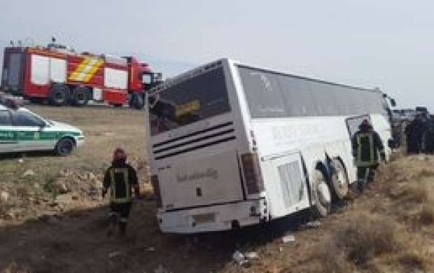 واژگونی مرگبار اتوبوس در آزادراه قم