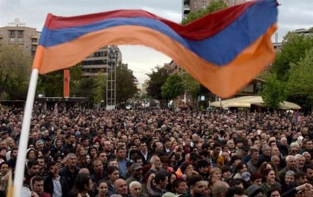 دامنه اعتراضات مخالفان ارمنستان به مسکو هم رسید