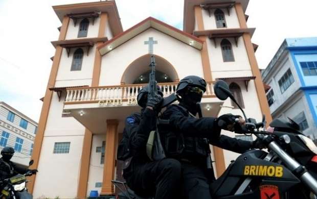 حملات انتحاری به ۳ کلیسا در اندونزی
