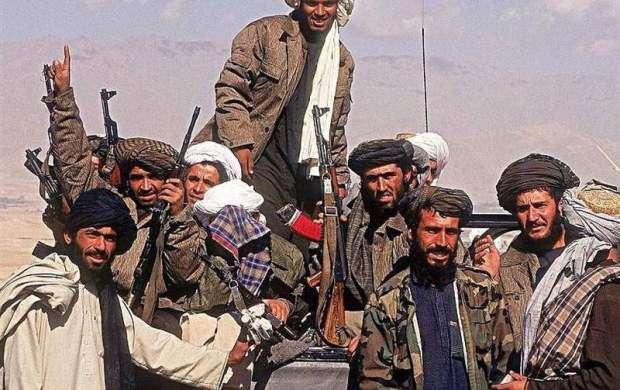 پیوستن ۱۱ پلیس محلی به طالبان در افغانستان