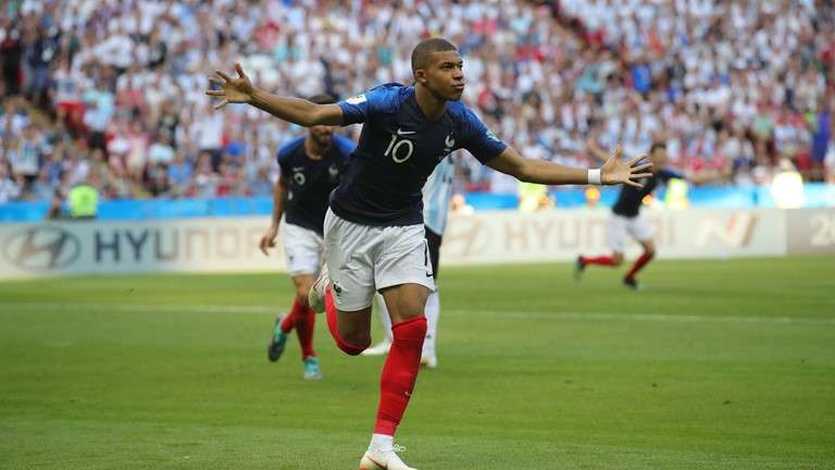 قهرمانی فرانسه در جام جهانی در سرزمین تزار‌ها