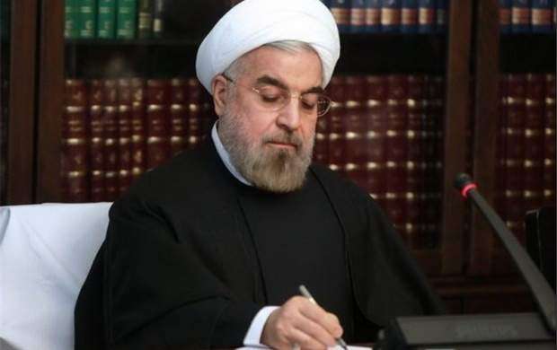 آقای روحانی حقوق مسئولان را شفاف اعلام کنید