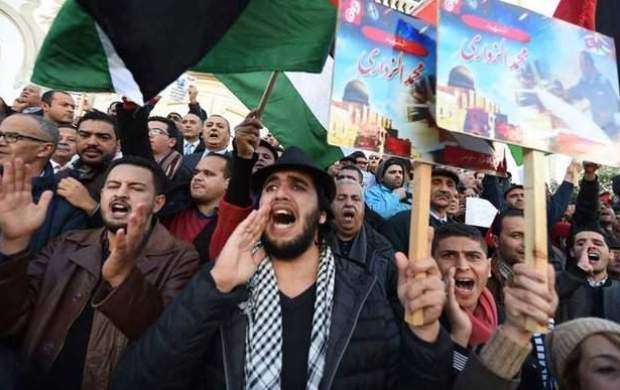 معترضان تونسی جاده مرزی با لیبی را بستند