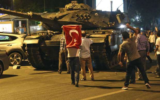 روزنامه سعودی: کودتا در ترکیه حتمی است!