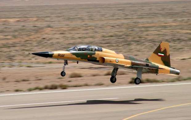 هواپیمای جنگنده ایرانی با نام «کوثر» پرواز کرد