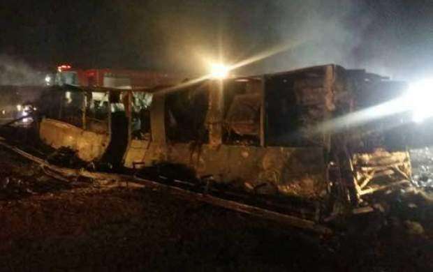 ۱۹ کشته و ۵ مجروح در برخورد اتوبوس با تانکر سوخت