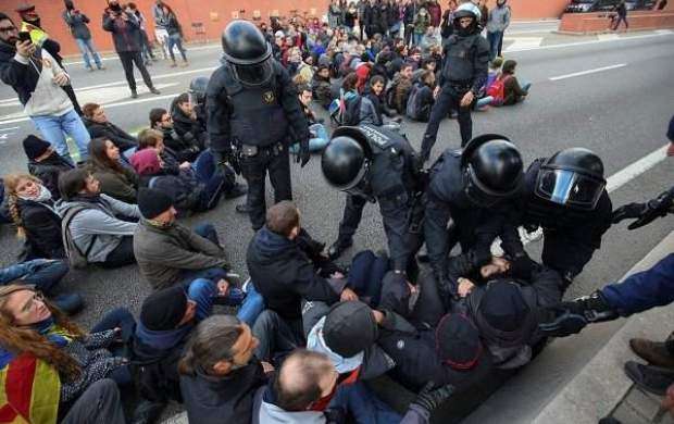 جدایی طلبان خیابان های کاتالونیا را مسدود کردند