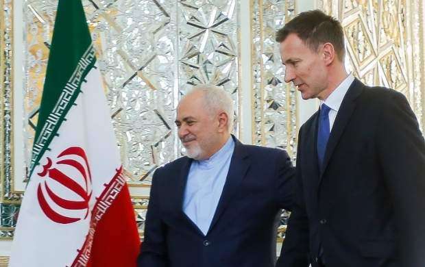 گاف مهم وزیر خارجه انگلیس هنگام شکرخوری علیه ایران