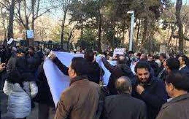 دو تجمع مقابل شورای شهر تهران