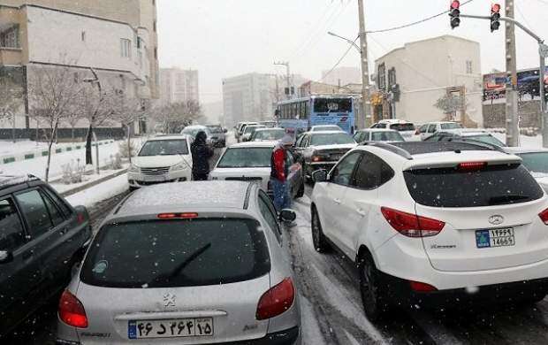 بارش برف در تبریز باعث ۱۸۰ تصادف شد