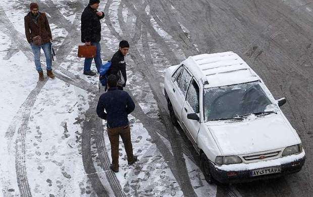 اسکان ۴۰۰ نفر گرفتار در برف و کولاک