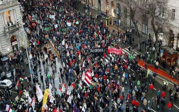 تظاهرات ضد دولتی در مجارستان کلید خورد