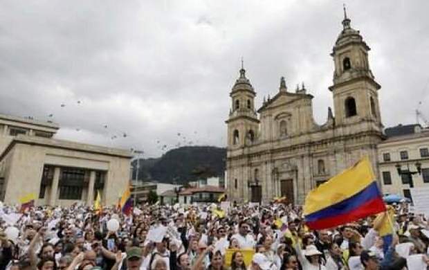 راهپیمایی هزاران نفری در کلمبیا علیه خشونت
