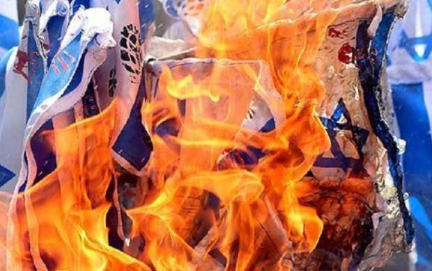 به آتش کشیدن پرچم اسرائیل در راهپیمایی