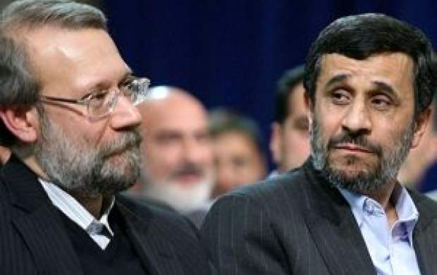 لاریجانی: احمدی‌نژاد با خودش مشکل دارد!