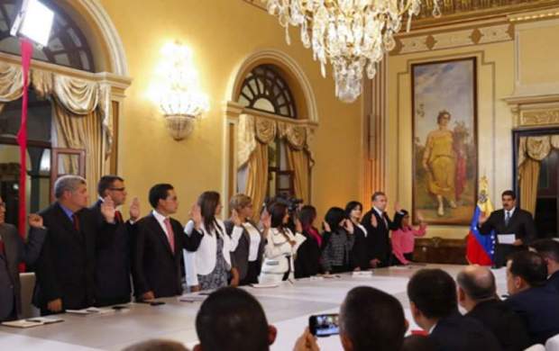 مادورو خواستار استعفای تمام اعضای کابینه شد