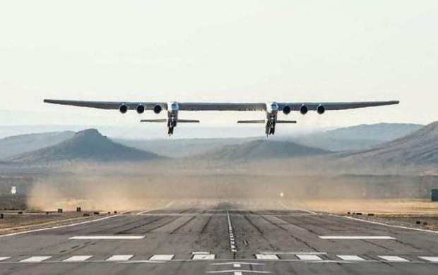 پرواز بزرگ‌ترین هواپیمای جهان برای اولین بار