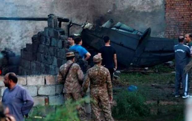 ۱۷ کشته بر اثر سقوط هواپیما در پاکستان