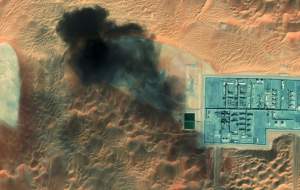 تصویر ناسا از حمله یمن به تاسیسات نفت عربستان
