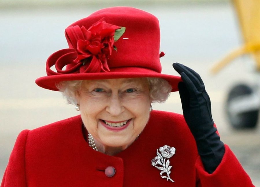 نقش ملکه انگلیس در این کشور چیست؟