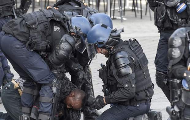 تظاهرات در فرانسه به خشونت کشیده شد