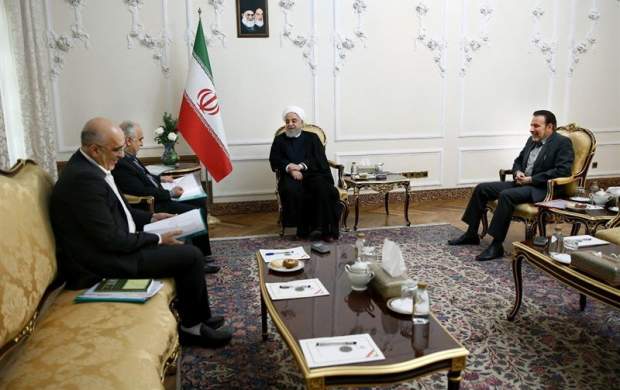 روحانی: بنگاه‌های بزرگ فرار مالیاتی نداشته باشند