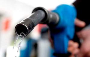 مصرف بنزین ۱۹ میلیون لیتر کاهش یافت