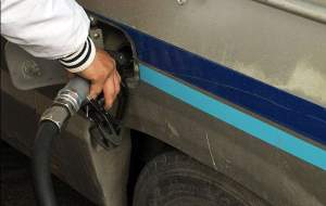 سهمیه بنزین وانت‌بارها ۱۰۰ لیتر افزایش یافت