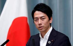 وزیر ژاپنی به مرخصی زایمان رفت