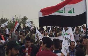 تظاهرات هزاران عراقی در حمایت از مقتدی الصدر