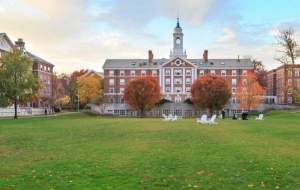 ویروس کرونا خوابگاه های هاروارد را تعطیل کرد