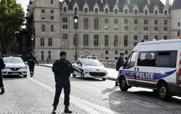 استقرار ۱۰۰ هزار نیروی پلیس در خیابانهای فرانسه
