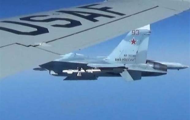 مقابله جنگنده روسیه با یک هواپیمای آمریکایی
