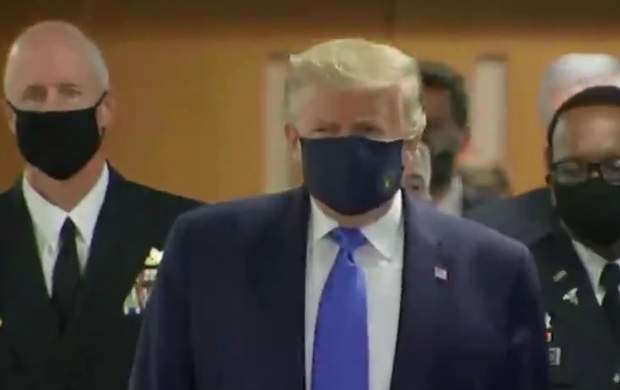 فیلم/ دکتر ترامپ بالاخره ماسک زد!