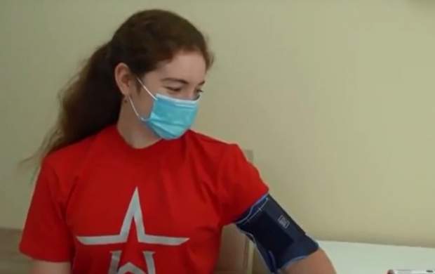 فیلم/ لحظه واکسن زدن دختر پوتین