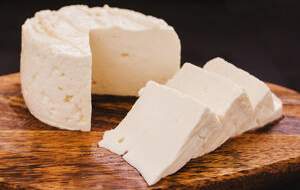 ۵ دلیل اهمیت مصرف پنیر در وعده صبحانه