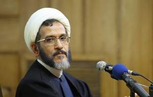 اصولگرایان هم باید به خاطر اوضاع کنونی از مردم عذرخواهی کنند/ حتی احمدی نژاد هم باید عذرخواهی کند/ بیش از این هم از دست دولت روحانی برنمی‌آمده