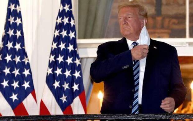 ترامپ هنگام ورود به کاخ سفید ماسکش را برداشت