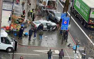 حمله خودرو به عابران پیاده در شرق لندن