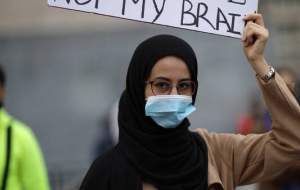 اعتراض اروپایی‌ها به ممنوعیت حجاب +عکس