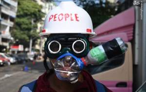 ماسک عجیب یک معترض +عکس