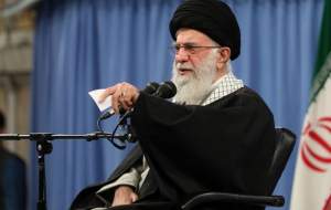 نباید انتخابات را با وعده‌های فریبنده و حرف‌های بیهوده خراب کرد/ واکنش به اظهارات ظریف: این حرف‌ها تکرار حرف‌های خصمانه دشمنان است/ نیروی قدس بزرگترین عامل موثر در جلوگیری از دیپلماسی انفعالی است/ سیاست خارجه در وزارت خارجه تعیین نمی‌شود