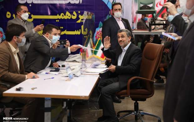 فیلم اظهارات احمدی‌نژاد بعد از ثبت نام