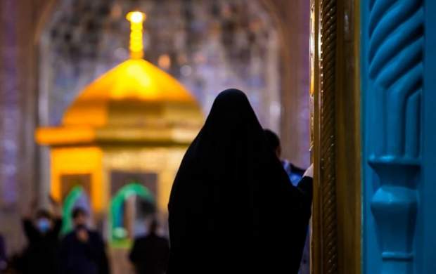اقدام زیبای امام جماعت در حرم منور رضوی+تصویر
