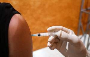 واکسیناسیون سنین مختلف کذب است