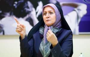 شهربانو امانی: رئیسی یکی از ضعیف ترین دولت‌ها را تشکیل داده/ دولت بی برنامه و سردرگم است/ کاری نکردند که مردم امیدوار شود/ نگذاشتند روحانی موفق شود