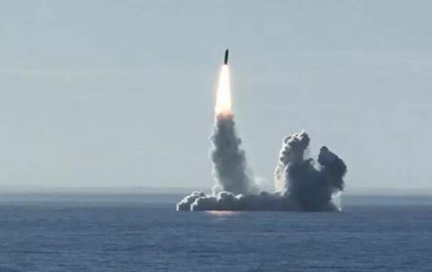 روسیه موشک قاره‌پیمای دریاپایه پرتاب کرد