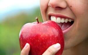آسیب‌های مصرف زیاد سیب!