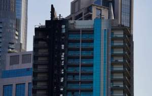 آتش‌سوزی مهیب در برج ۳۵ طبقه در دبی +فیلم